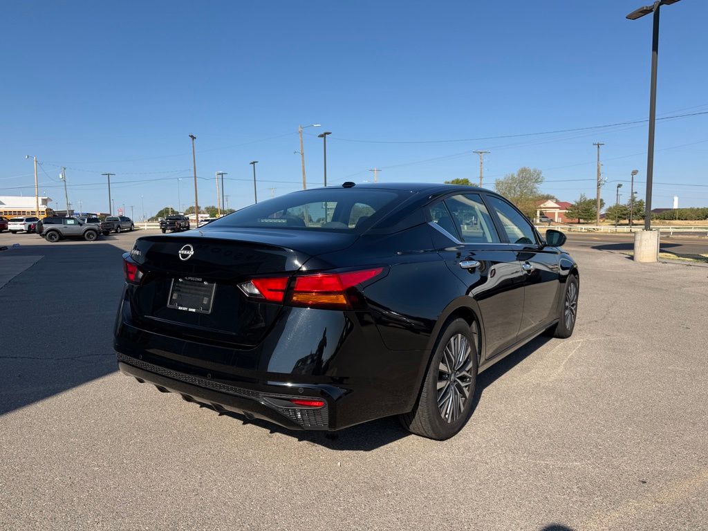 Used 2025 Nissan Altima SV Sedan