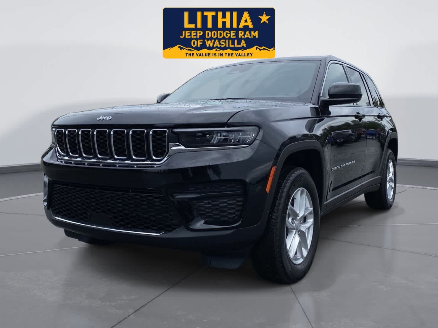 2026 Jeep Grand Cherokee Laredo