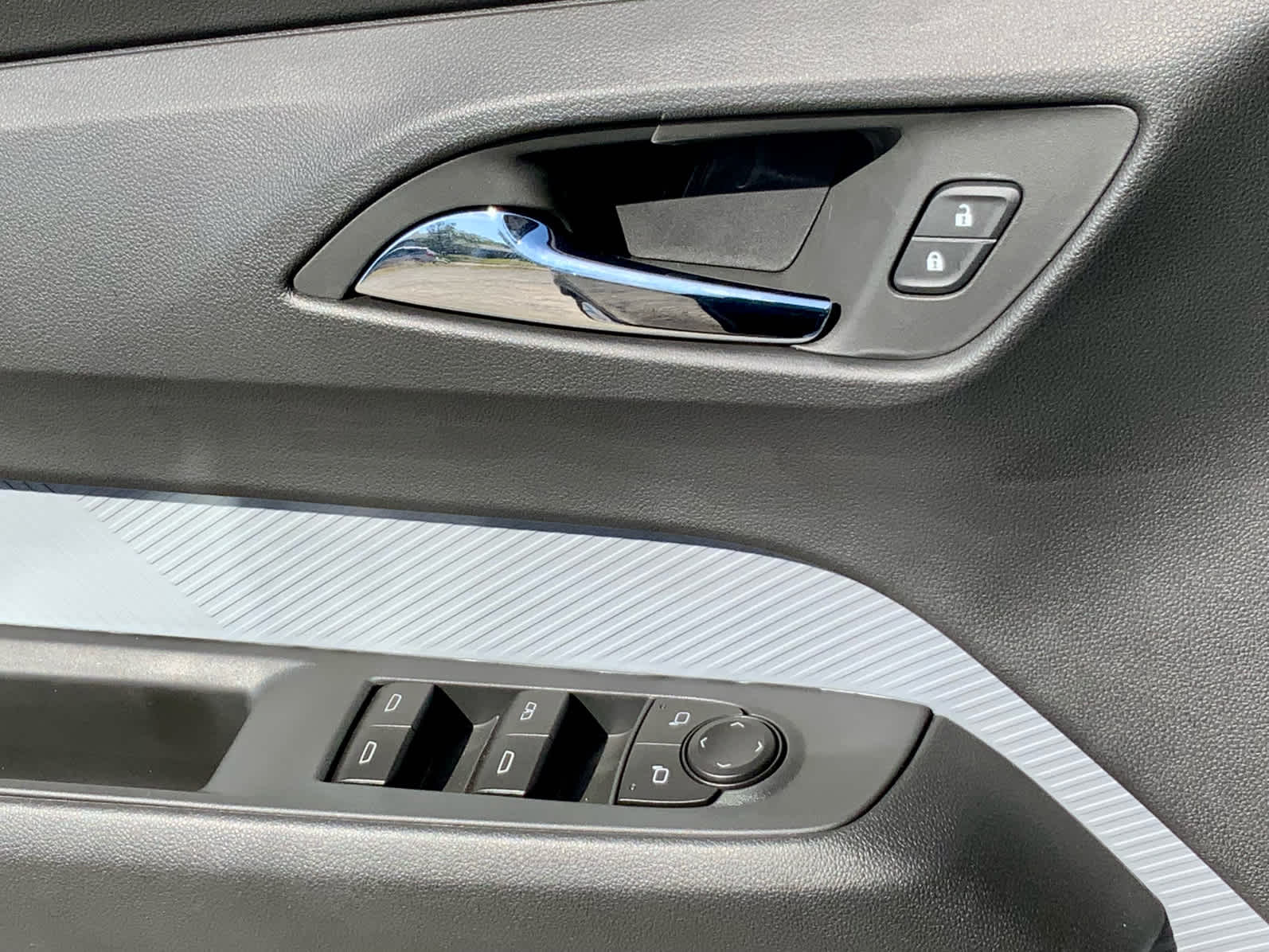 2027 Chevrolet Bolt LT - Photo 37