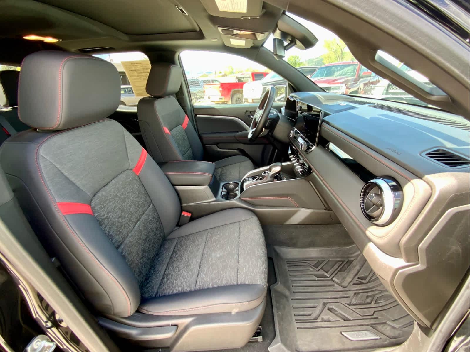 2024 Chevrolet Colorado Z71 - Photo 23