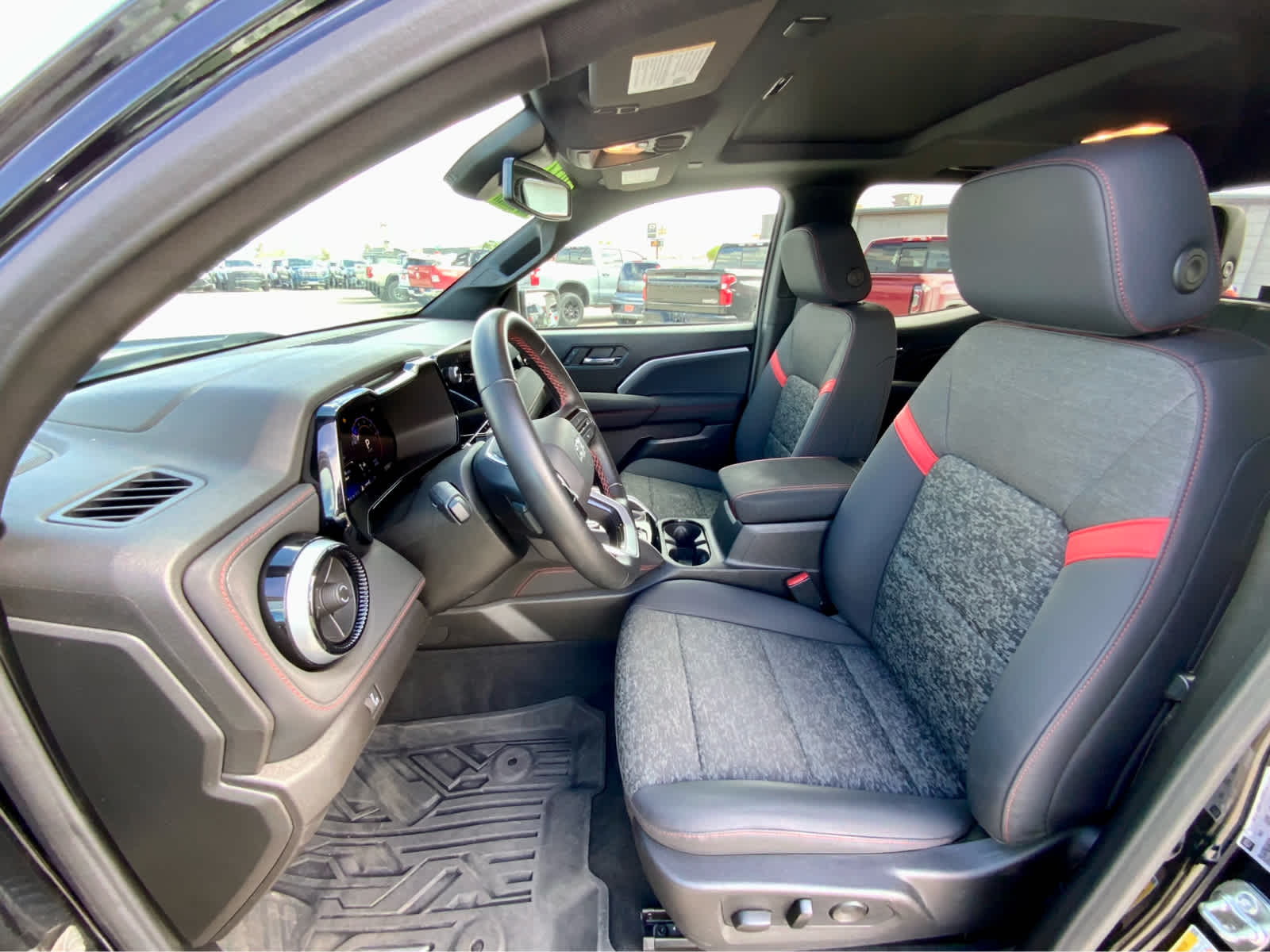 2024 Chevrolet Colorado Z71 - Photo 22