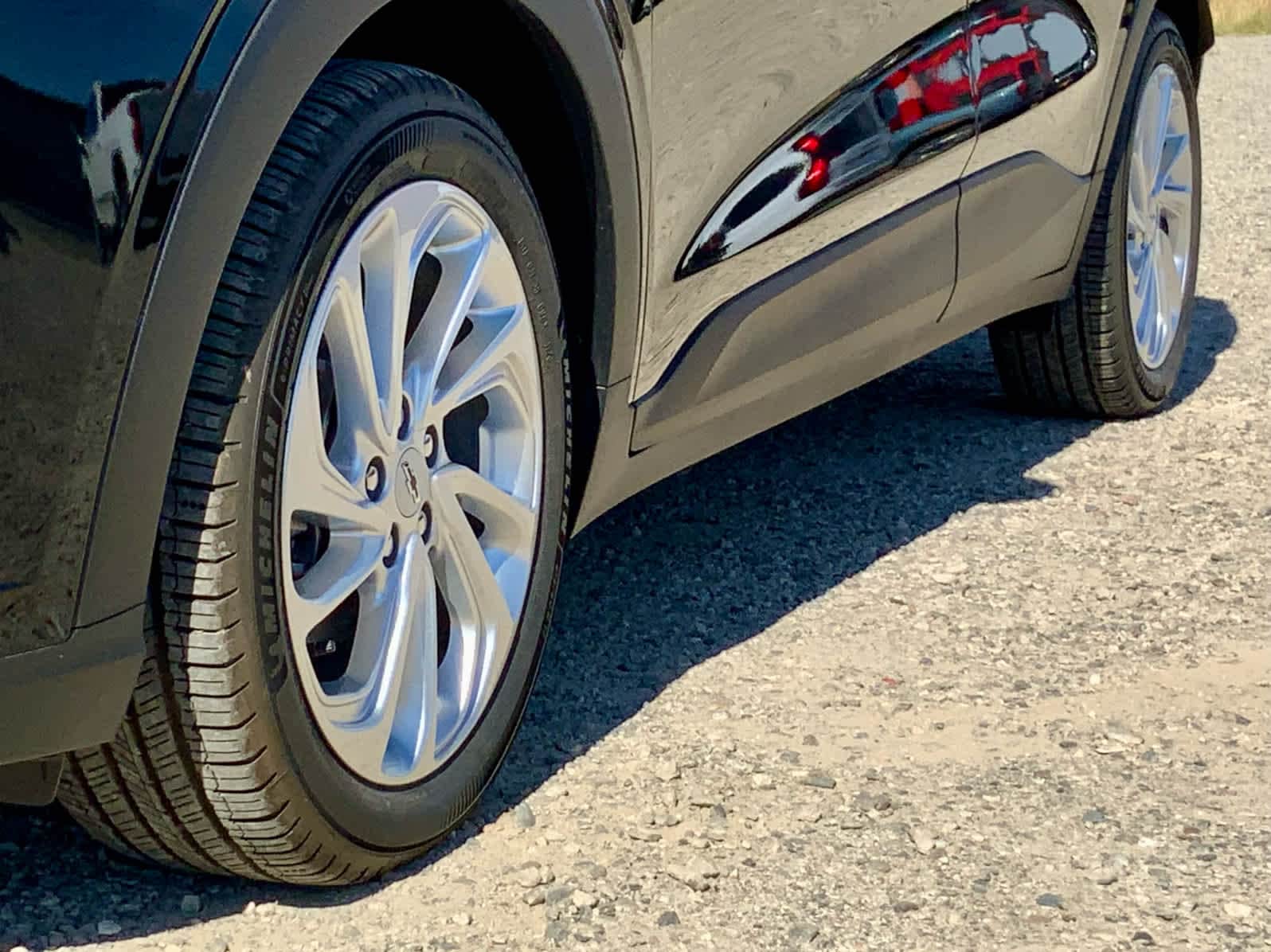 2027 Chevrolet Bolt LT - Photo 15