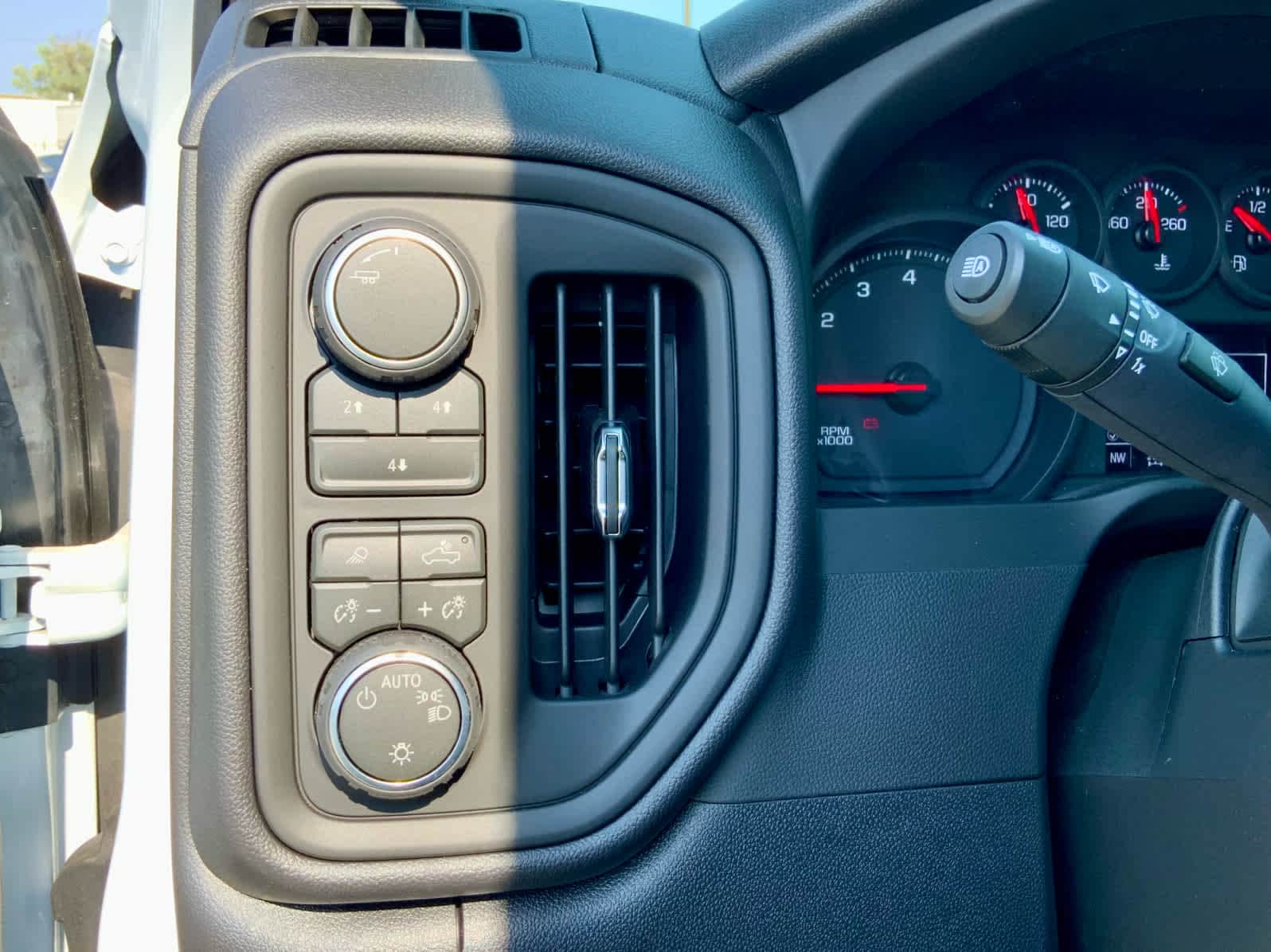 2026 Chevrolet Silverado 2500 HD Custom - Photo 42