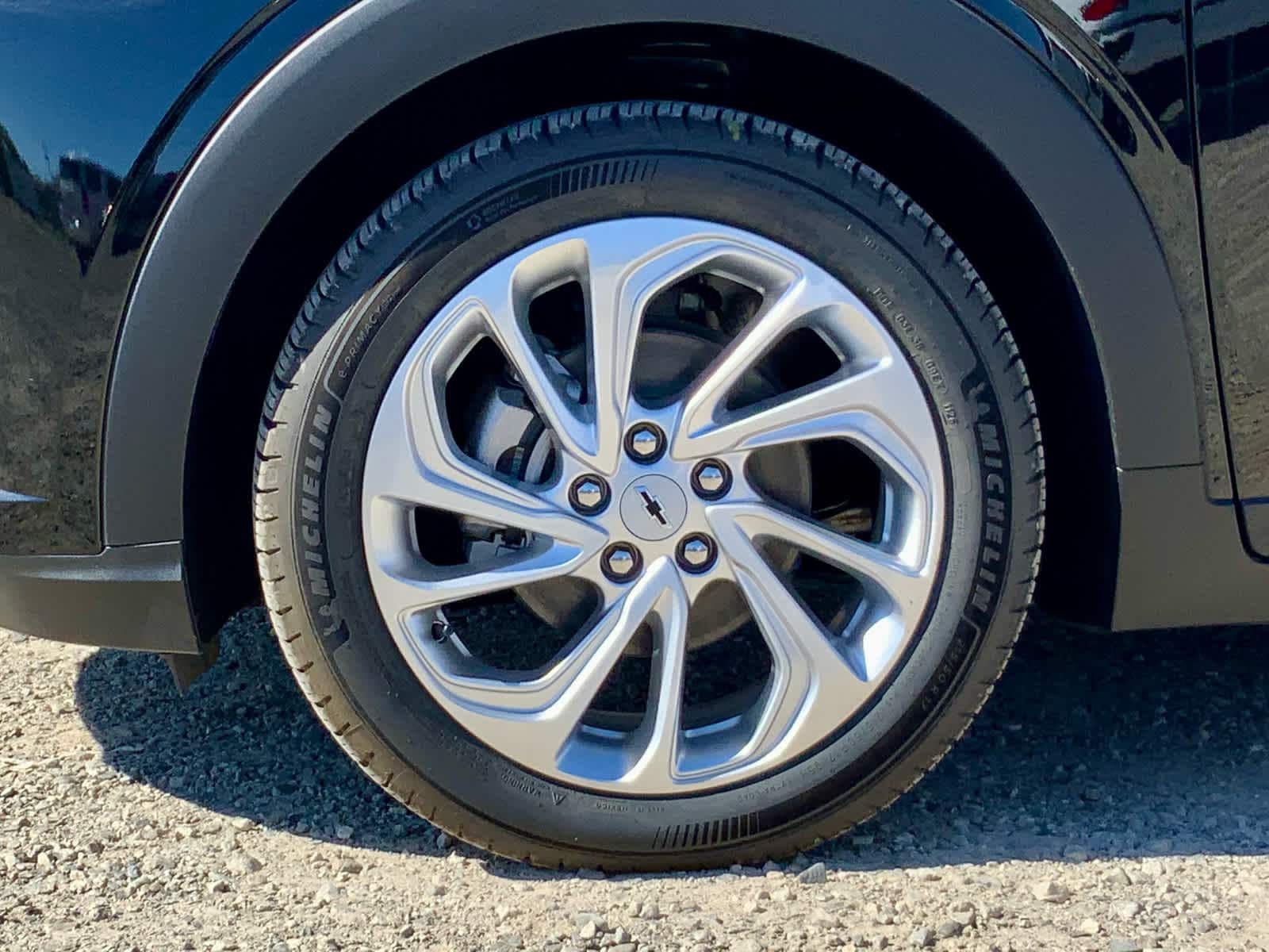 2027 Chevrolet Bolt LT - Photo 14