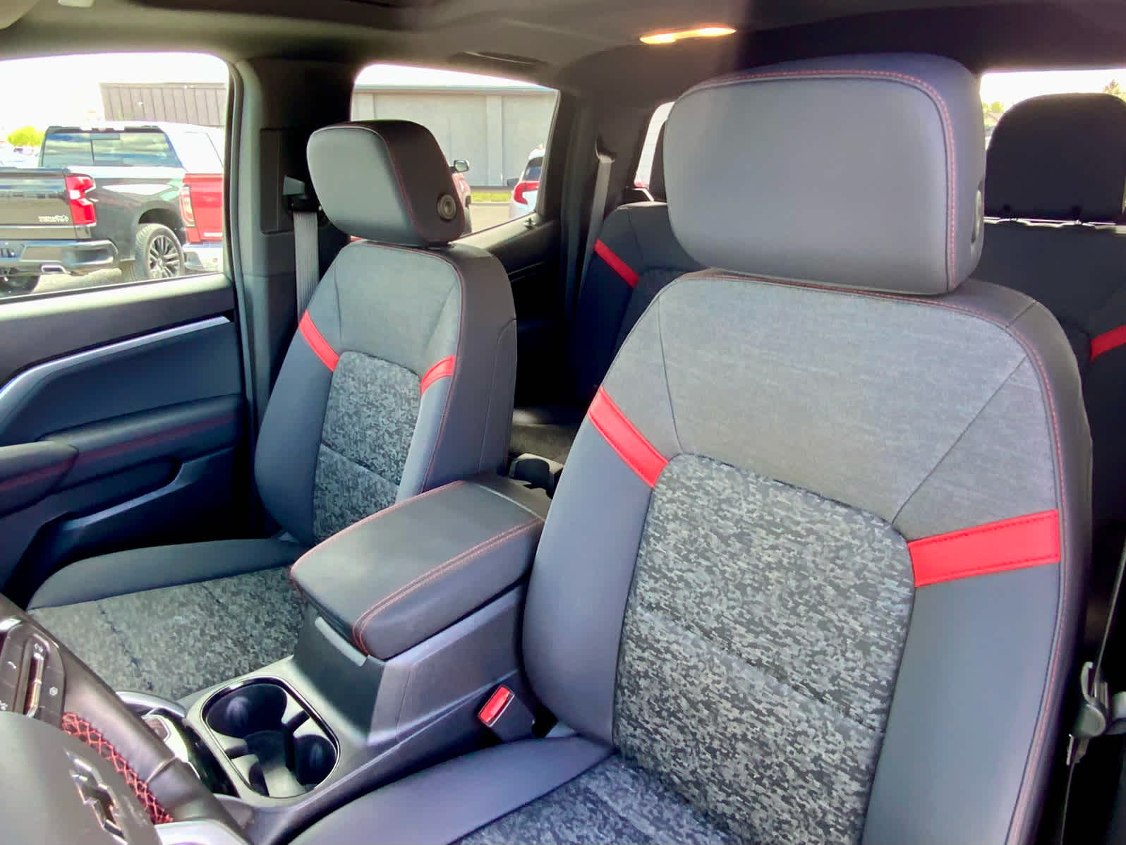 2024 Chevrolet Colorado Z71 - Photo 27