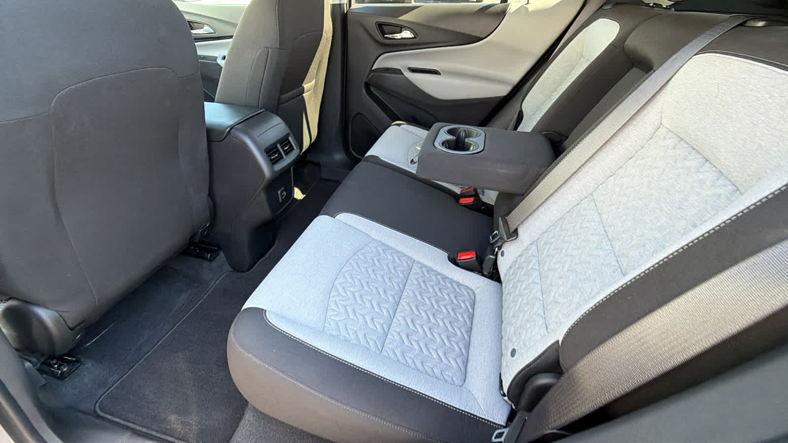 2023 Chevrolet Equinox LS - Photo 24