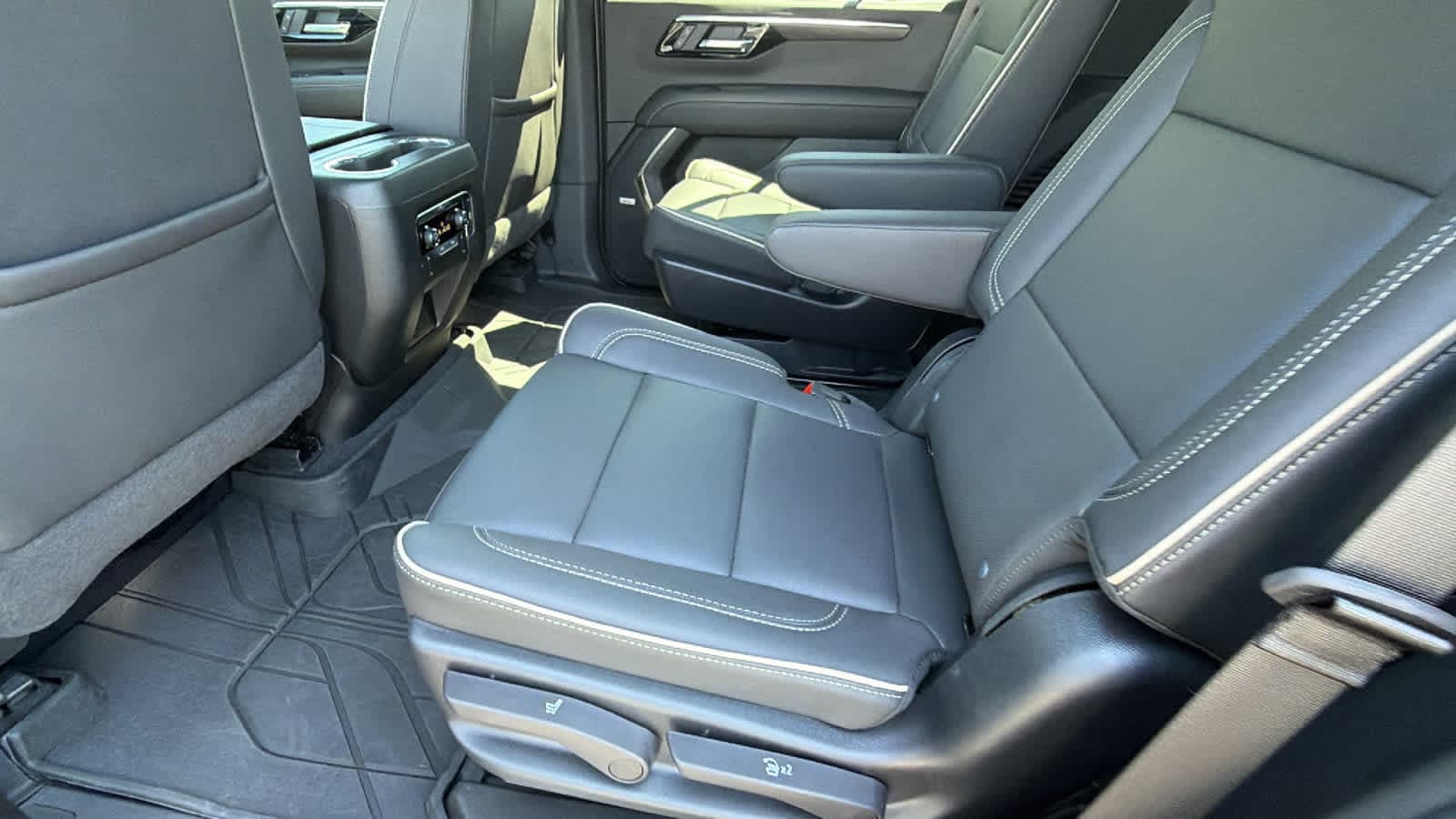 2026 Chevrolet Tahoe Premier - Photo 24