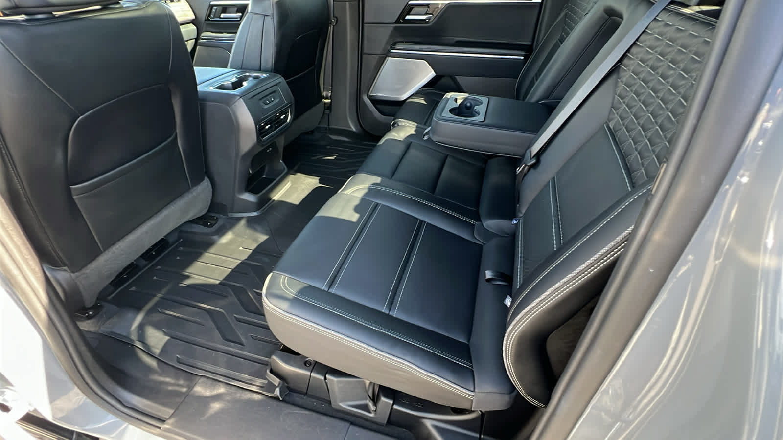 2024 GMC Sierra EV Denali - Photo 23