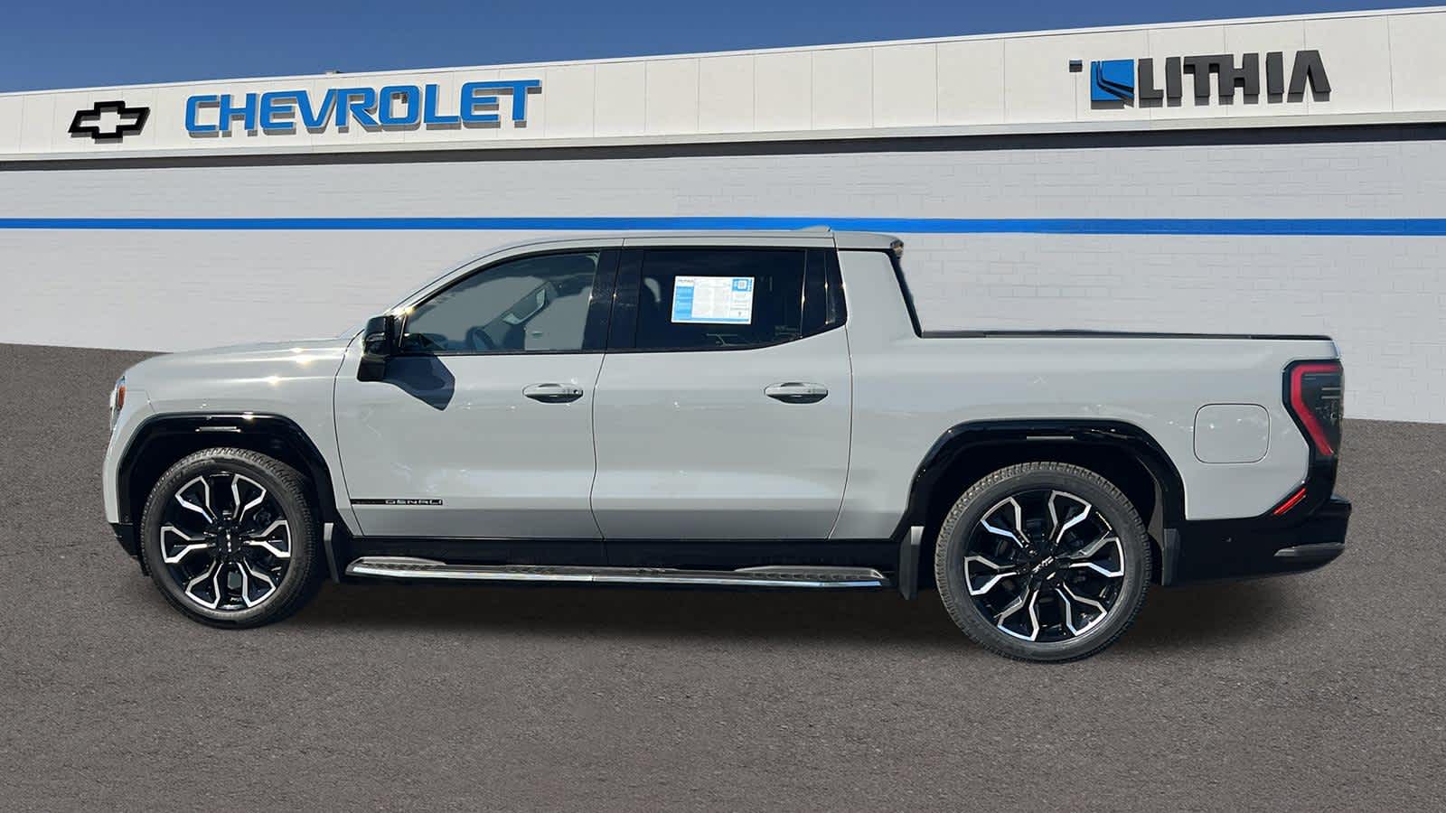 2024 GMC Sierra EV Denali - Photo 8