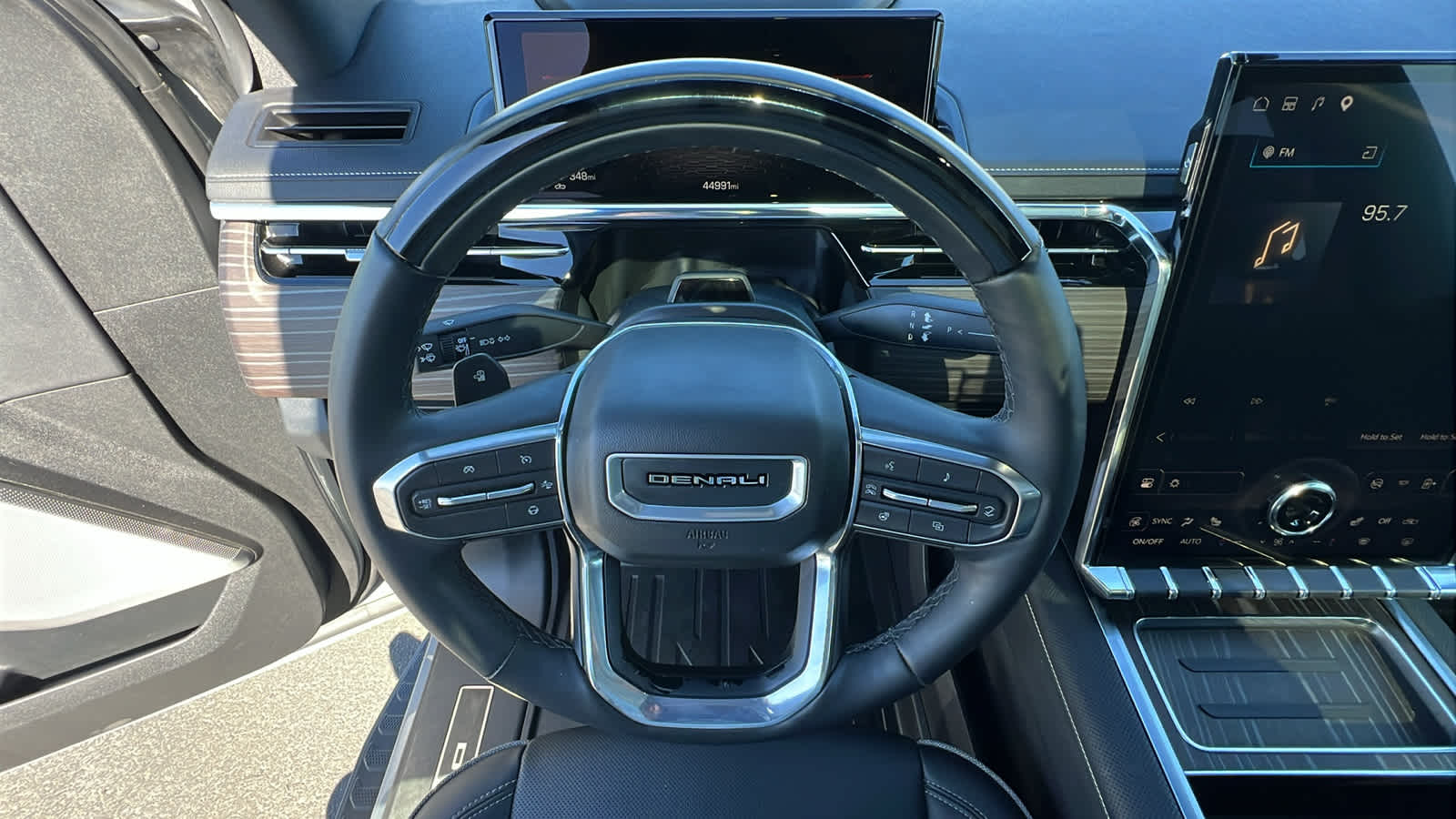 2024 GMC Sierra EV Denali - Photo 17