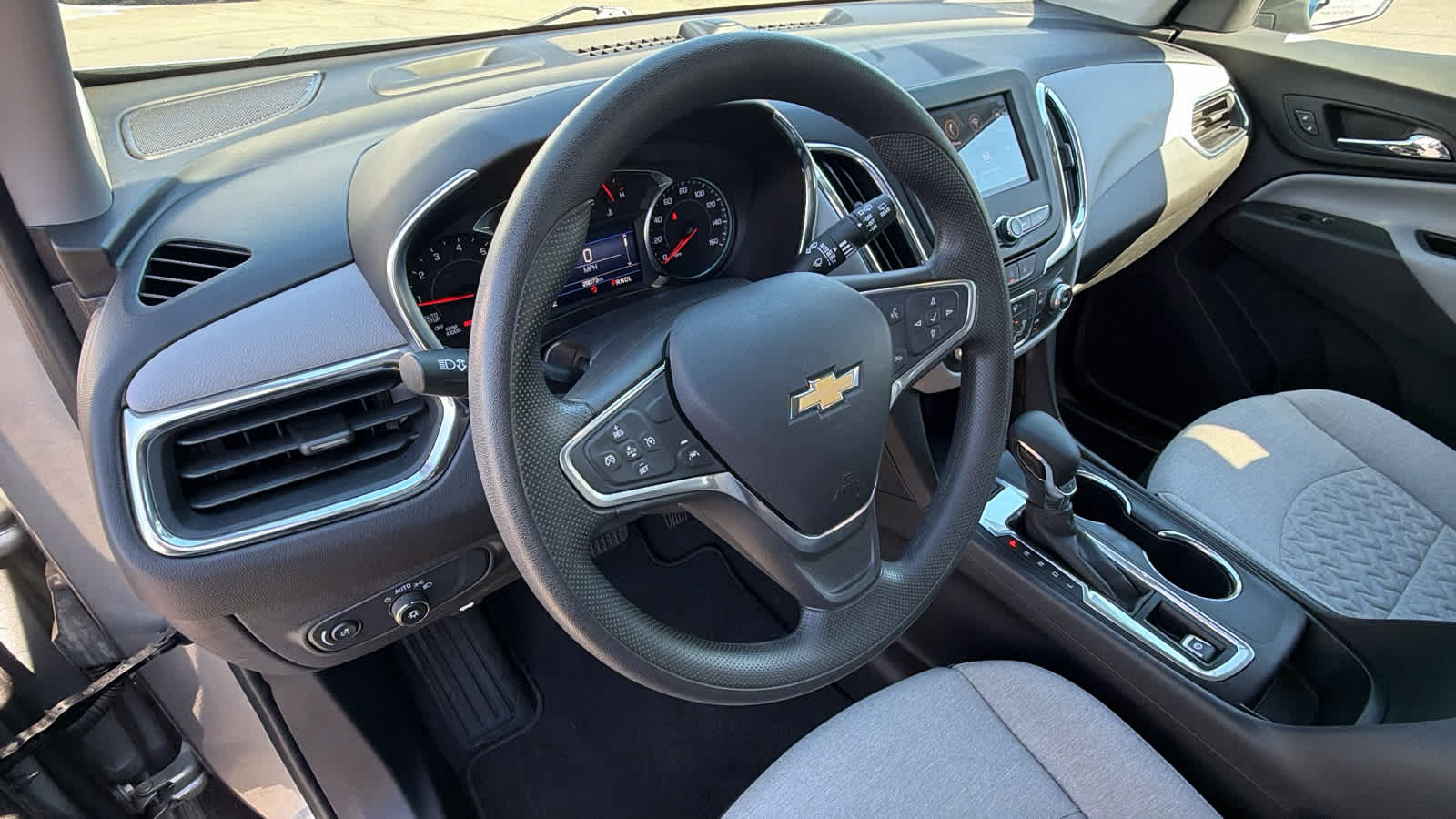 2023 Chevrolet Equinox LS - Photo 10