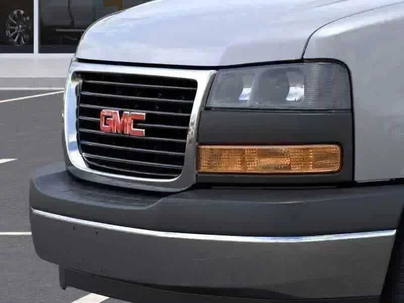 2025 GMC Savana Passenger