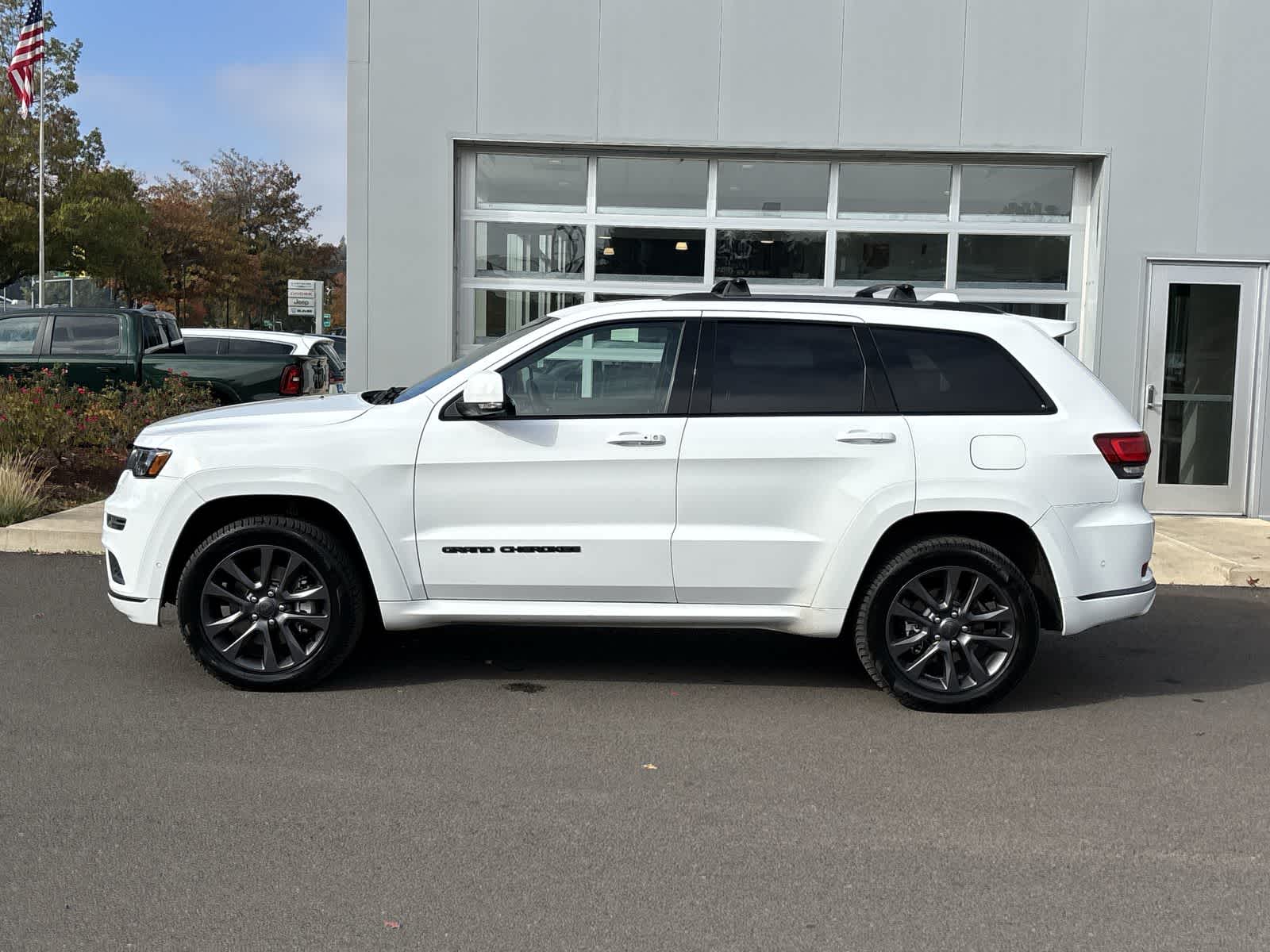 Used 2019 Jeep Grand Cherokee Overland SUV