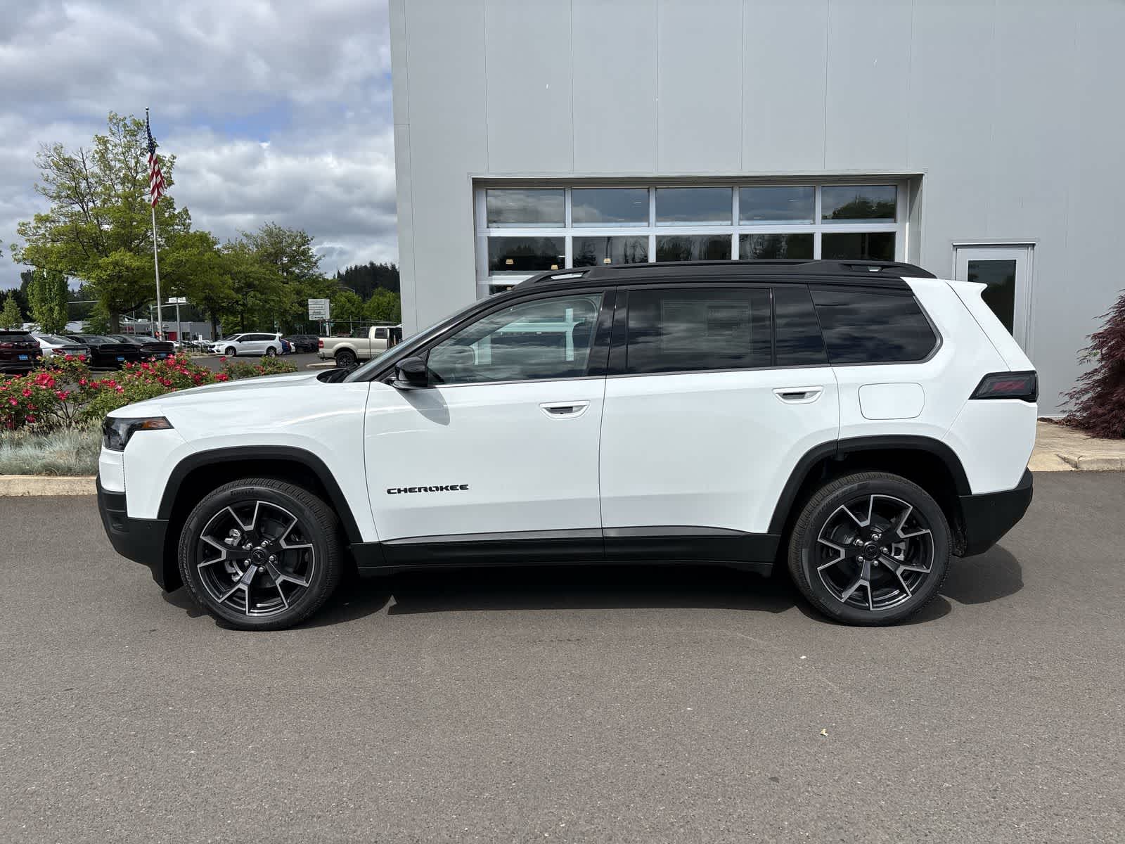 2026 Jeep Cherokee Overland - Photo 2