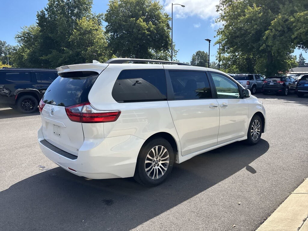 Used 2020 Toyota Sienna XLE 7 Passenger Auto Access Seat Van