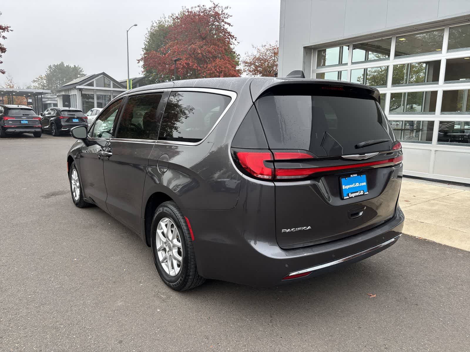 Used 2023 Chrysler Pacifica Touring L Van Passenger Van