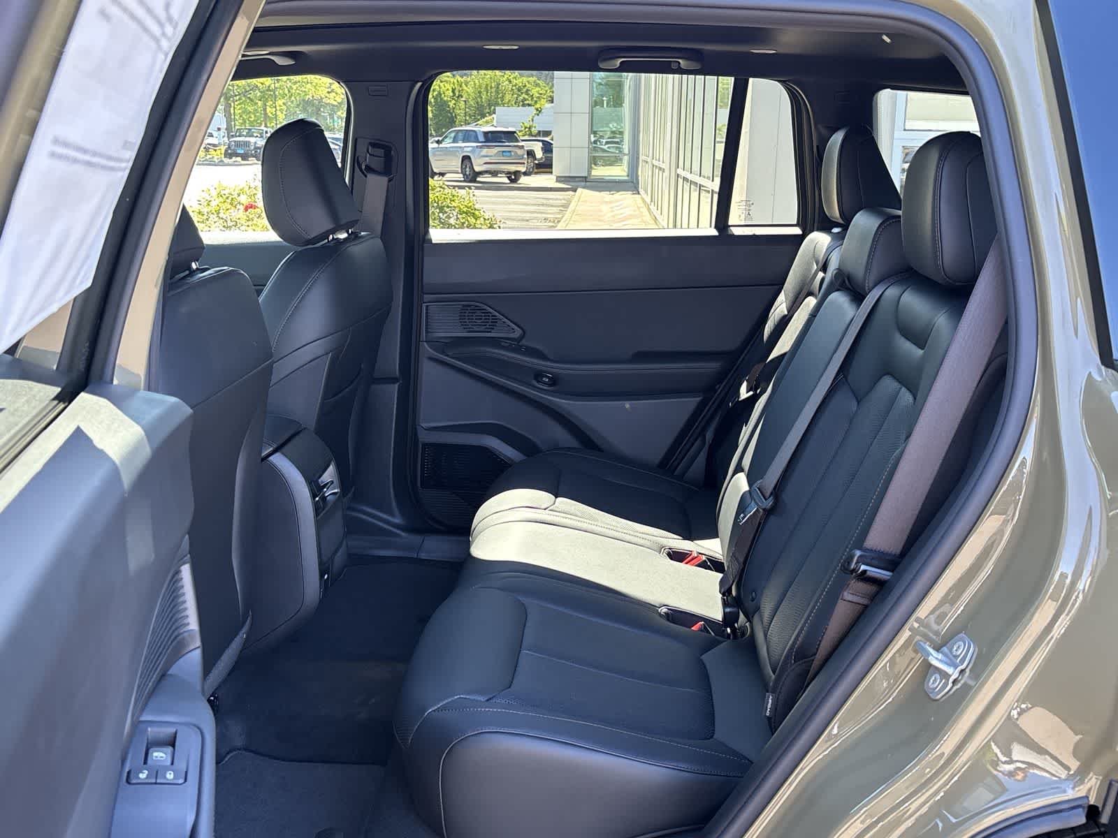 2026 Jeep Cherokee Overland - Photo 11