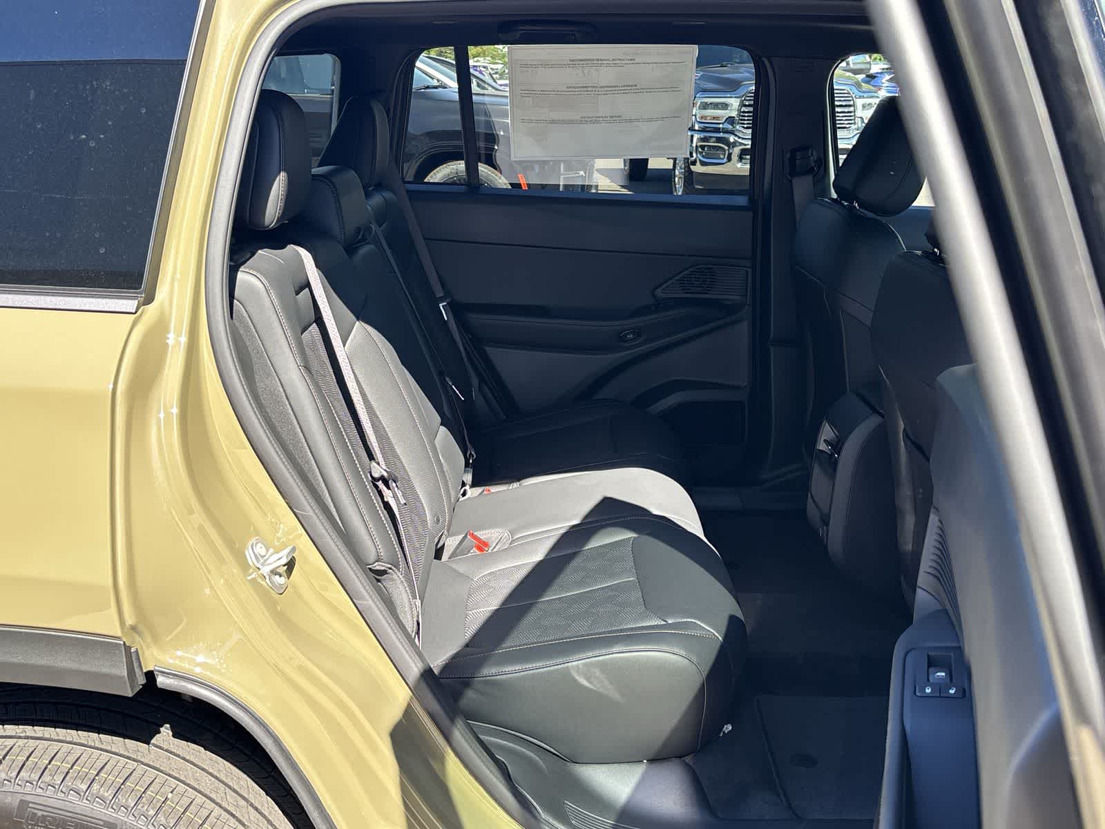 2026 Jeep Cherokee Overland - Photo 10