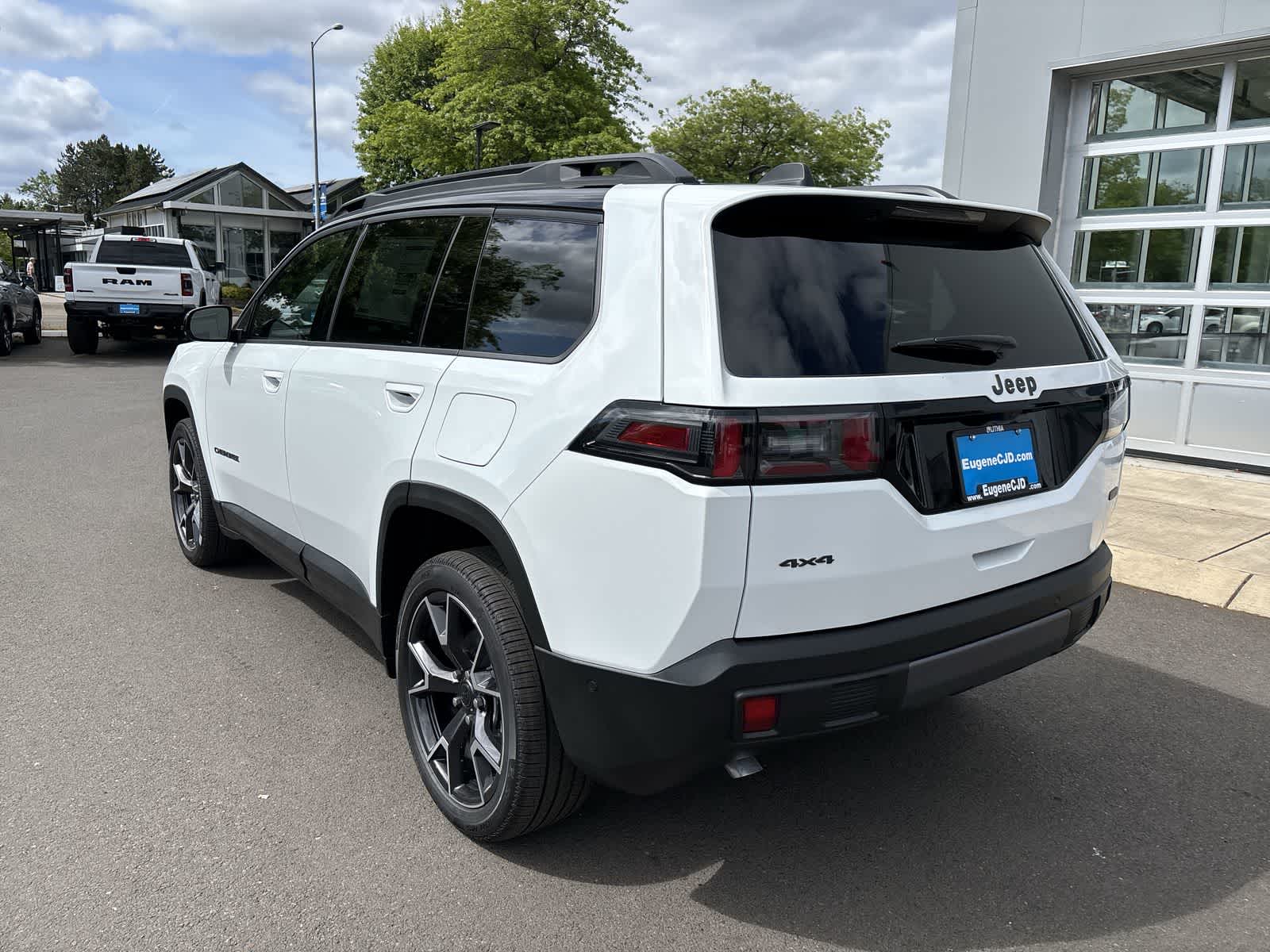 2026 Jeep Cherokee Overland - Photo 3