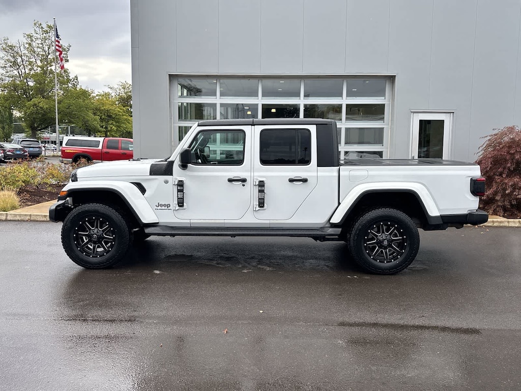 Used 2020 Jeep Gladiator Overland Truck Crew Cab