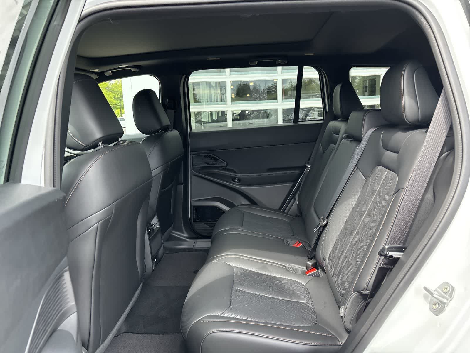 2026 Jeep Cherokee Overland - Photo 7
