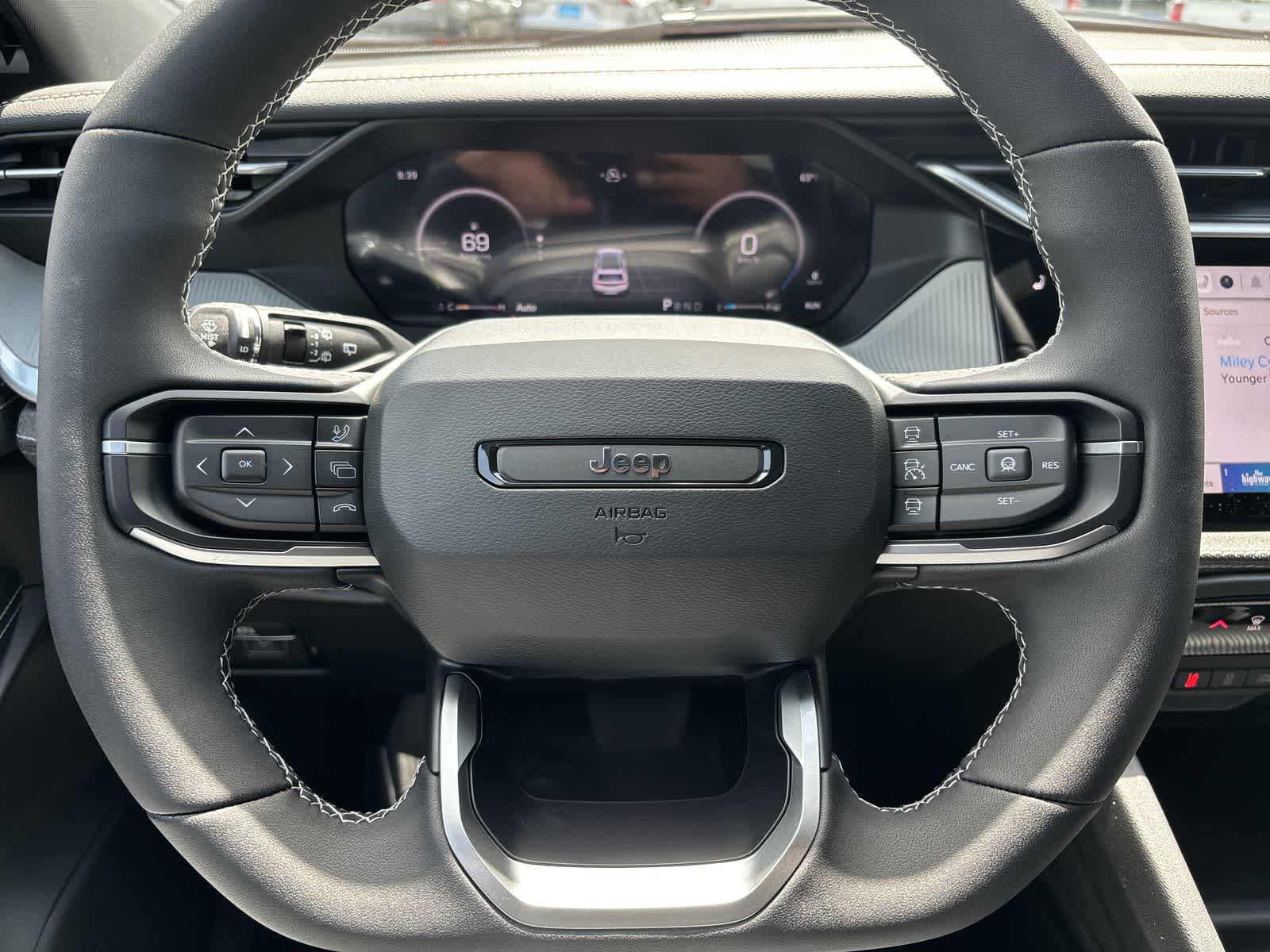2026 Jeep Cherokee Laredo - Photo 12