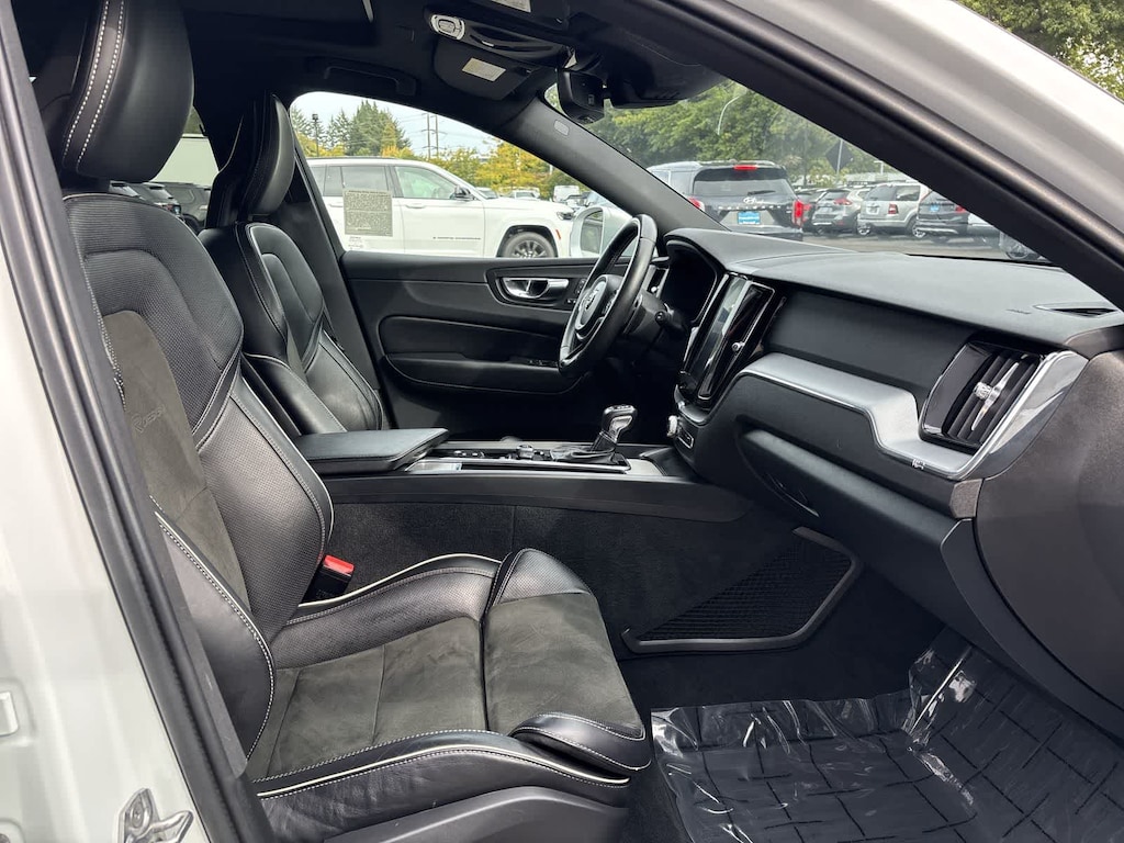 Used 2018 Volvo XC60 T6 AWD R-Design SUV
