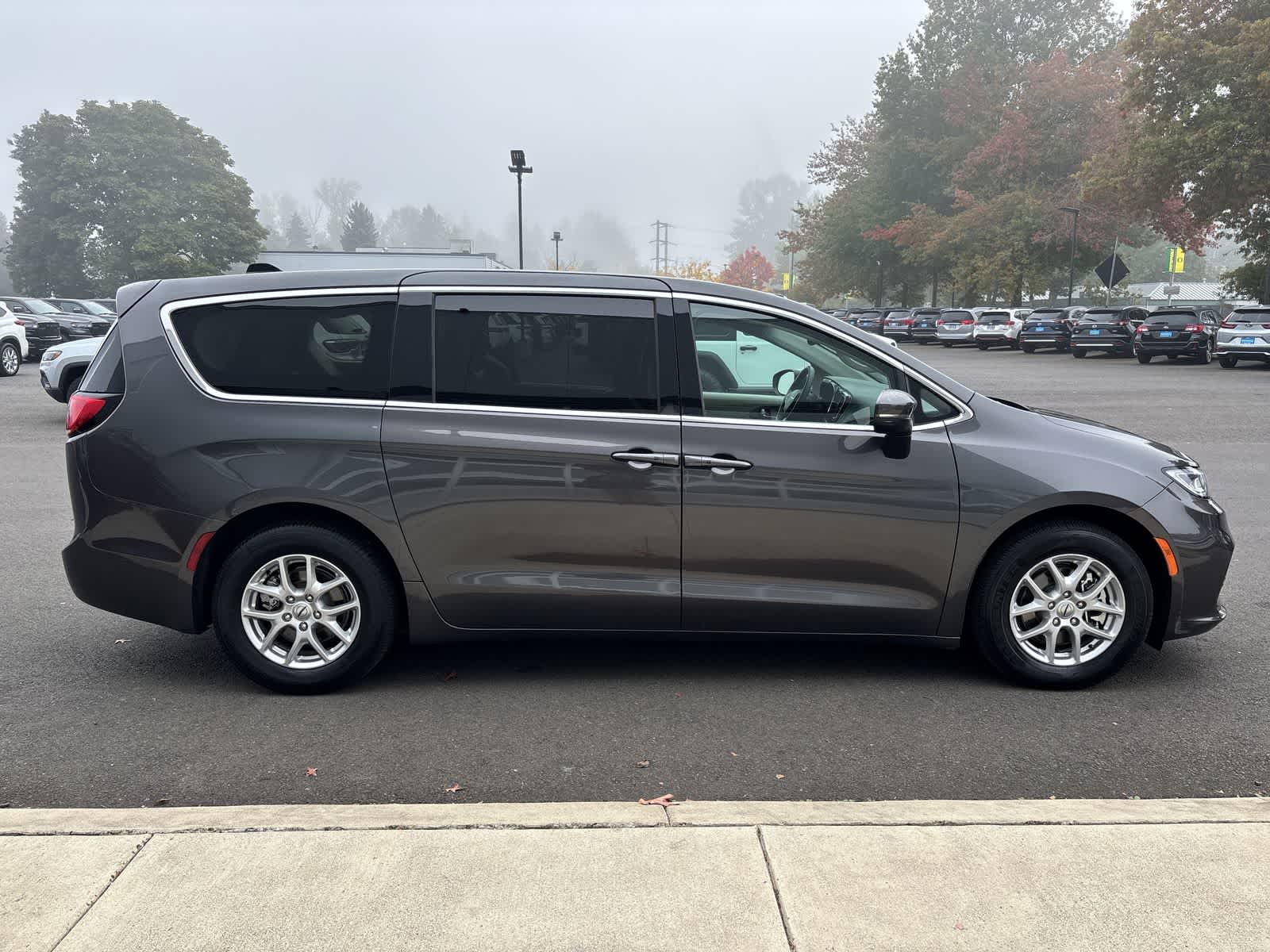 Used 2023 Chrysler Pacifica Touring L Van Passenger Van