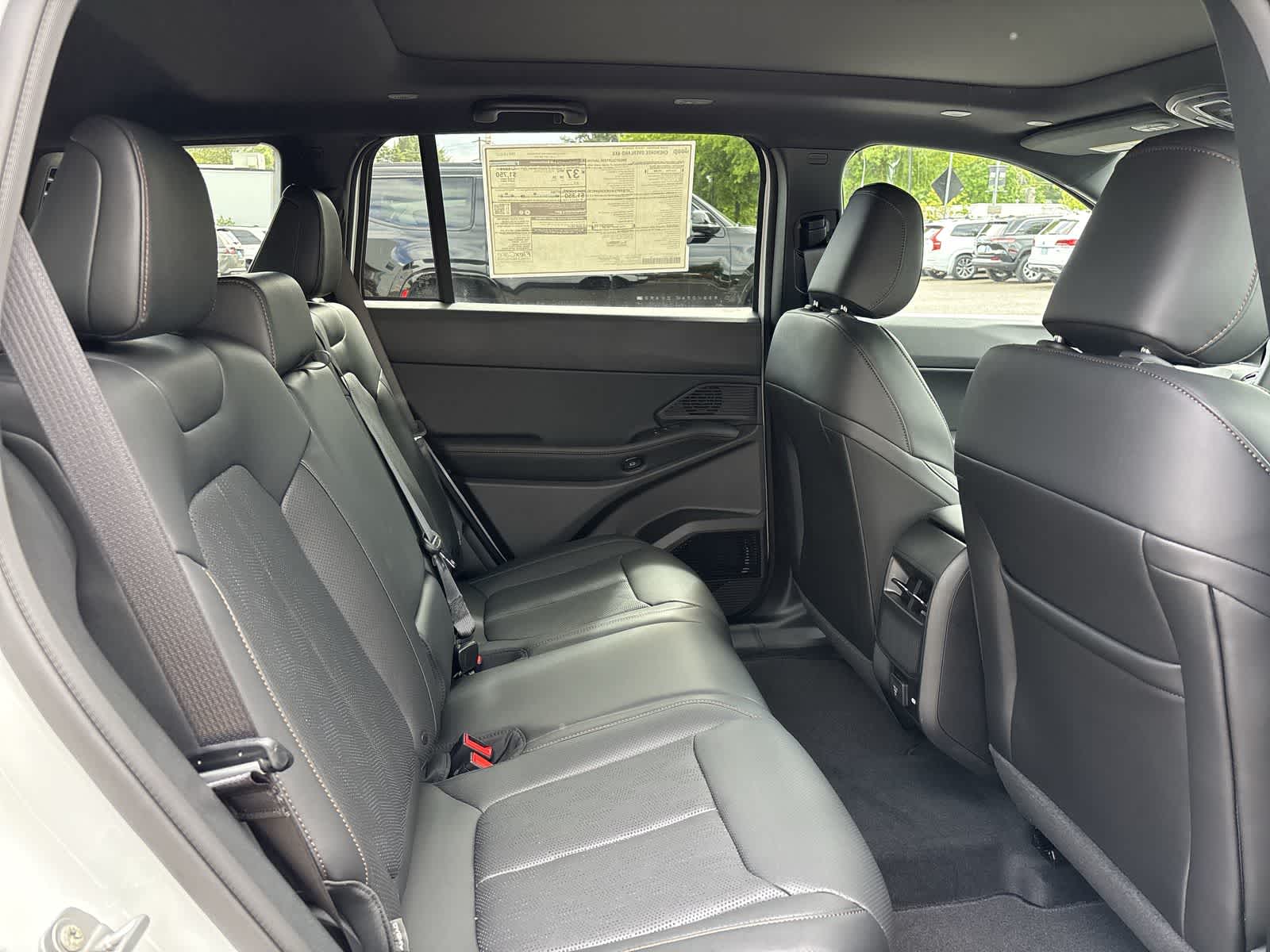 2026 Jeep Cherokee Overland - Photo 6