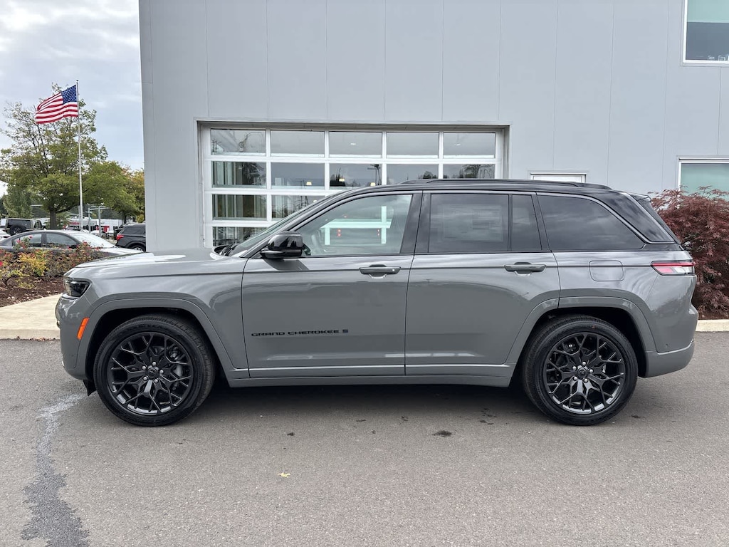 New 2027 Jeep Grand Cherokee Summit Sport Utility