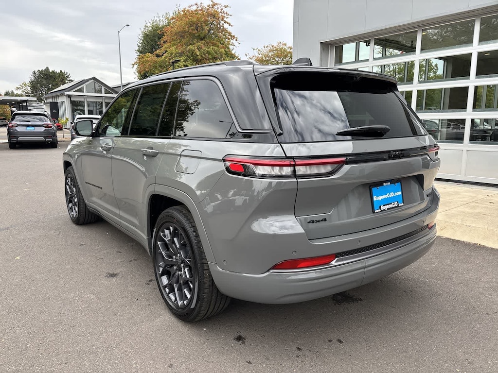 New 2027 Jeep Grand Cherokee Summit Sport Utility