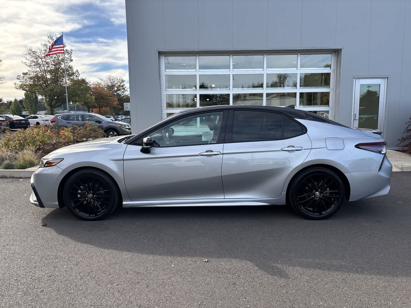 Used 2022 Toyota Camry Hybrid XSE Sedan