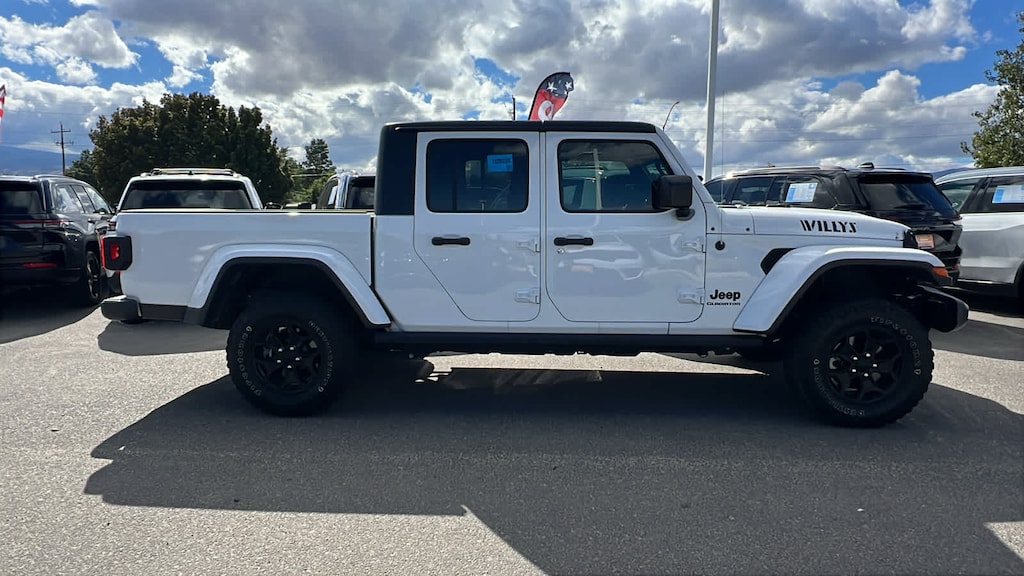 Used 2022 Jeep Gladiator Willys Truck Crew Cab