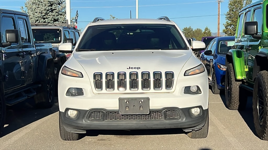 Used 2016 Jeep Cherokee Latitude SUV