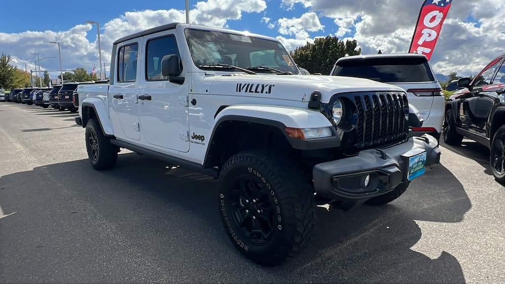 Used 2022 Jeep Gladiator Willys Truck Crew Cab