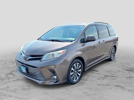 2020 Toyota Sienna XLE 7 Passenger Van