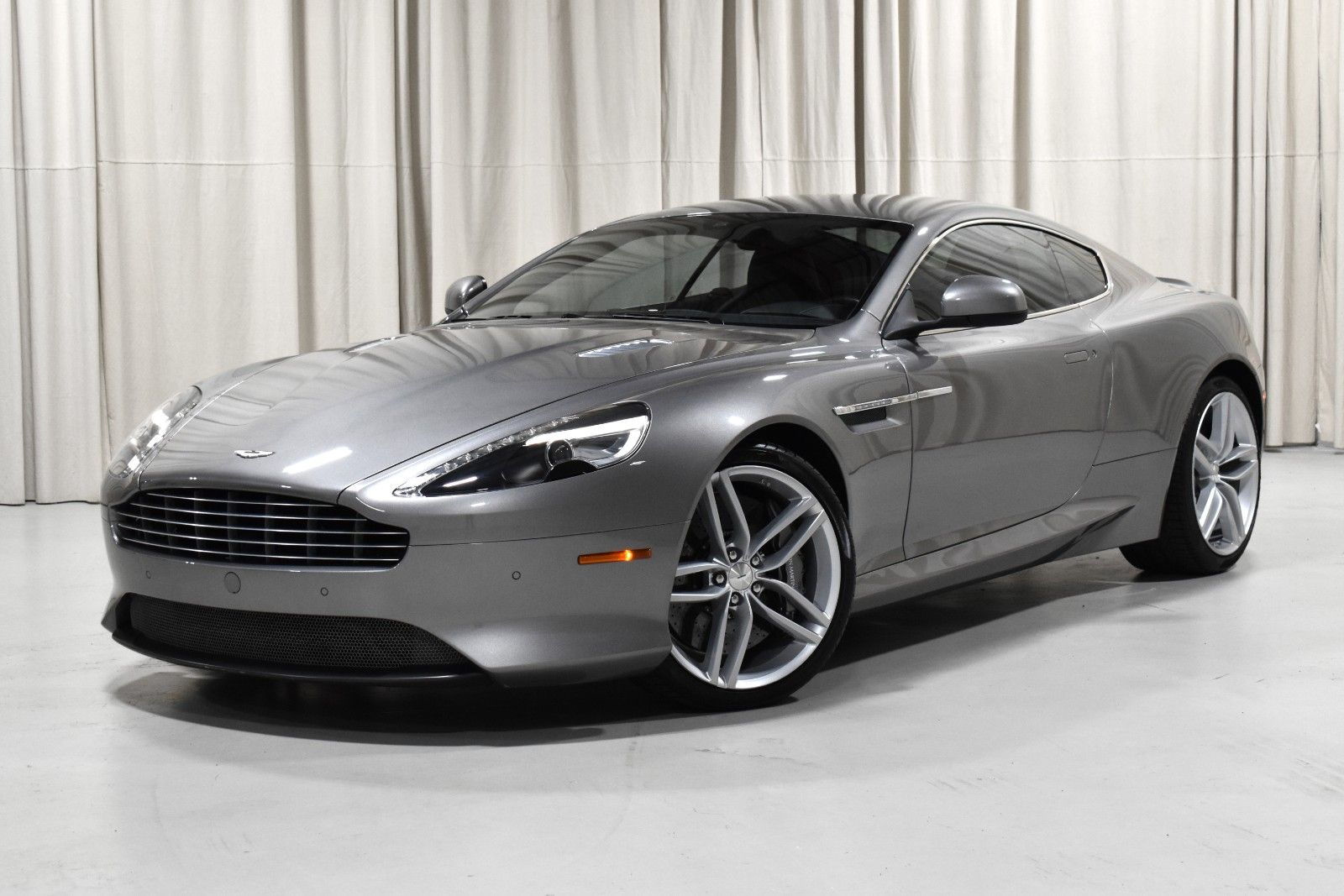 2014 Aston Martin DB9 Base