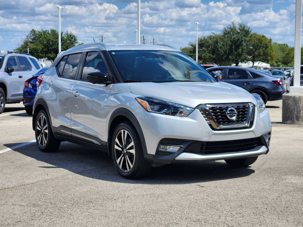 Used 2019 Nissan Kicks SR SUV
