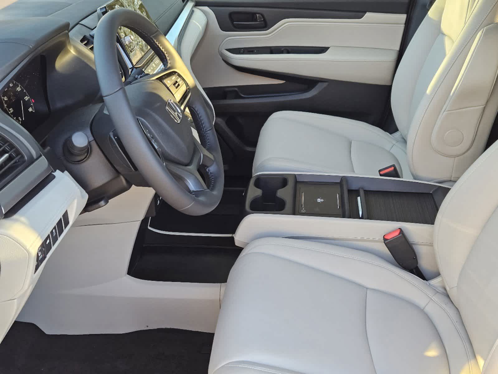 2026 Honda Odyssey EX-L Van Passenger, photo 11