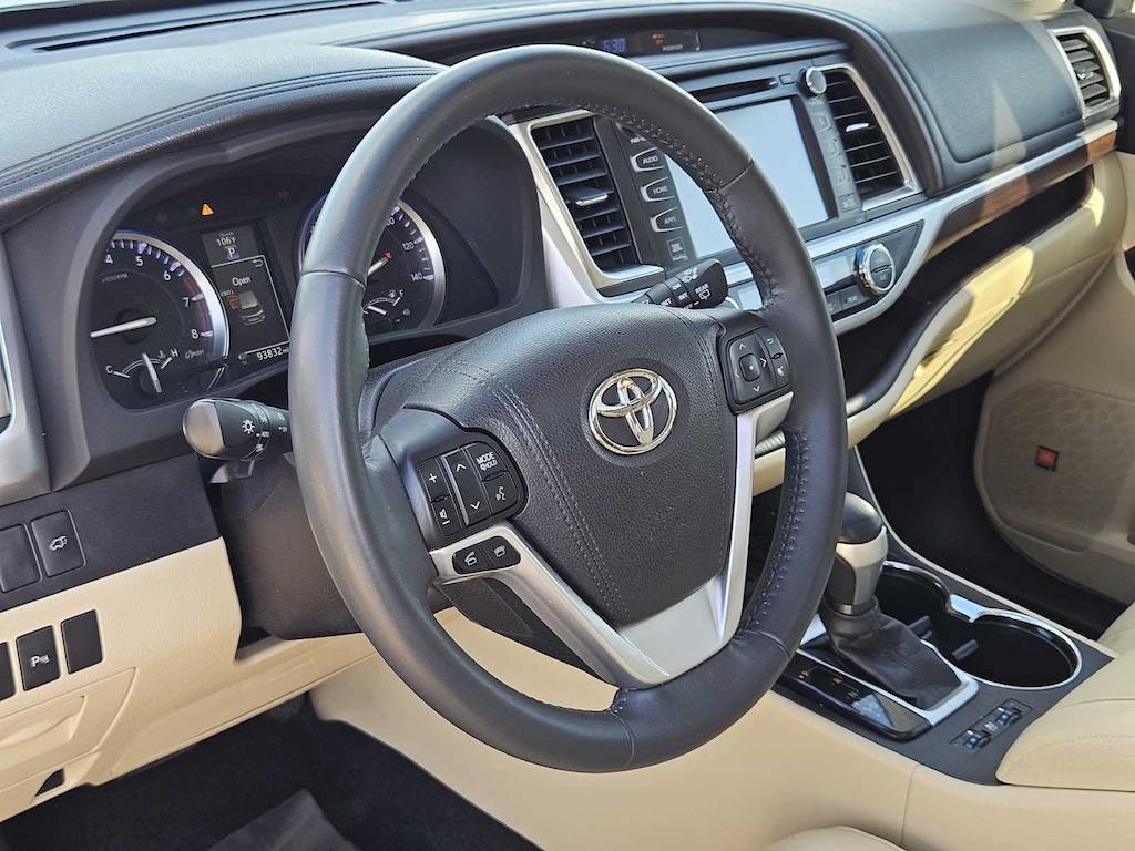 Used 2016 Toyota Highlander Limited SUV