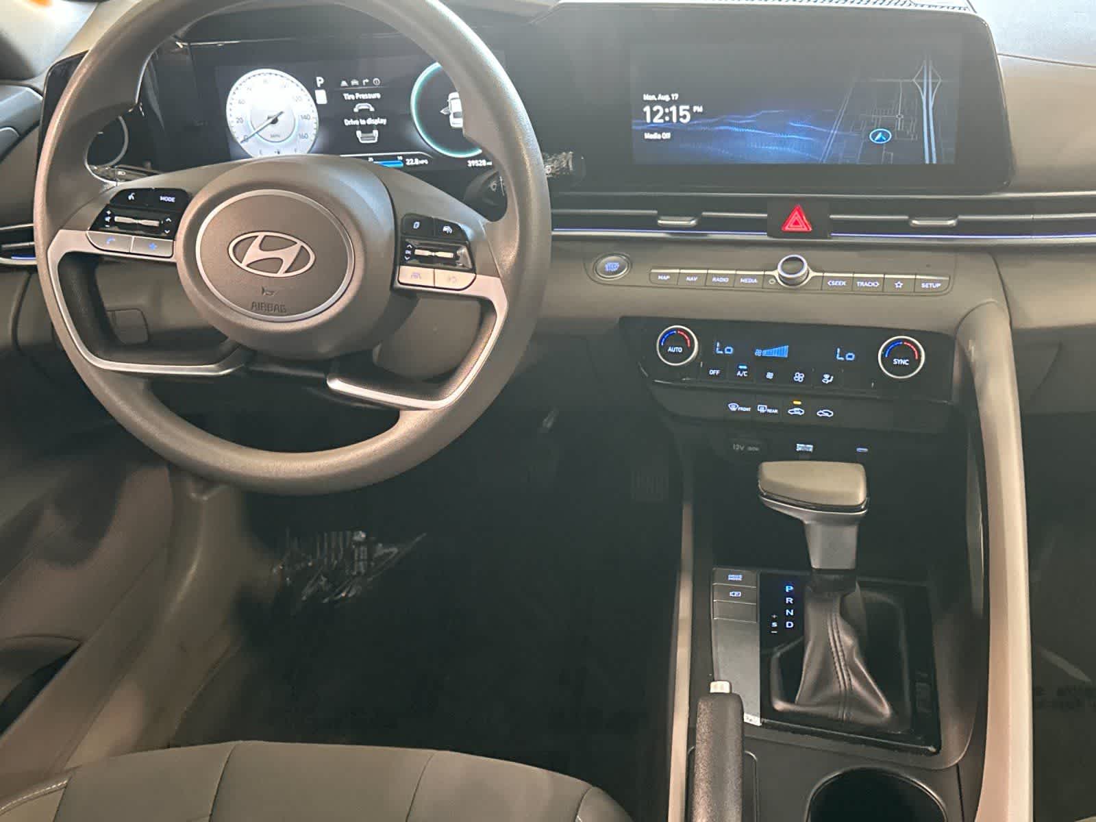 2024 Hyundai Elantra SEL - Photo 15