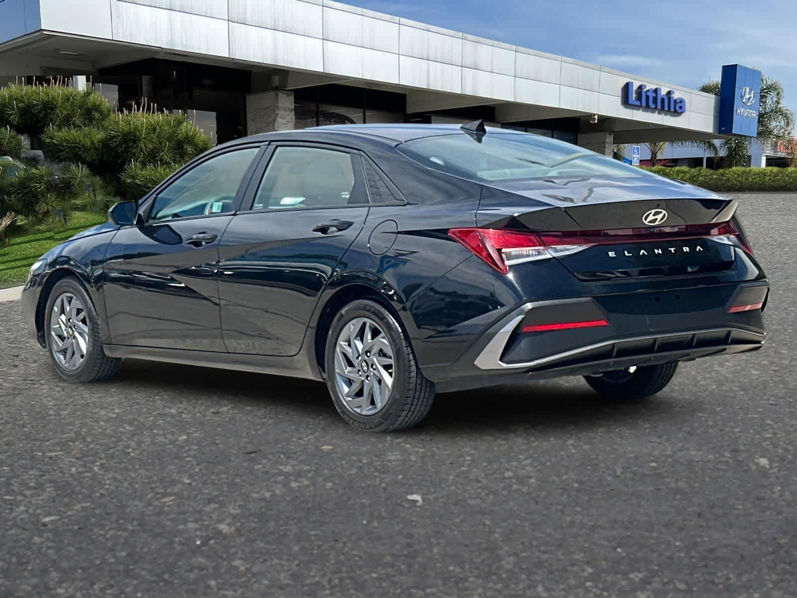 2024 Hyundai Elantra SEL - Photo 7