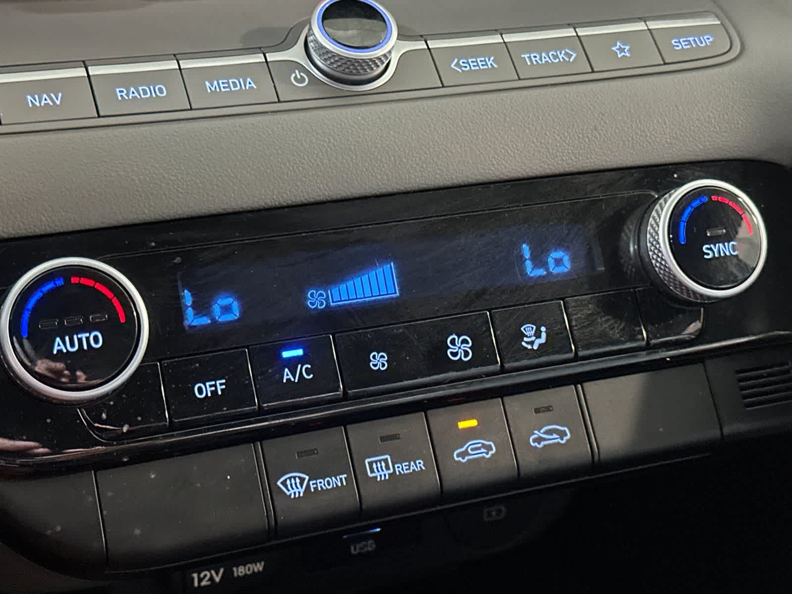 2024 Hyundai Elantra SEL - Photo 19