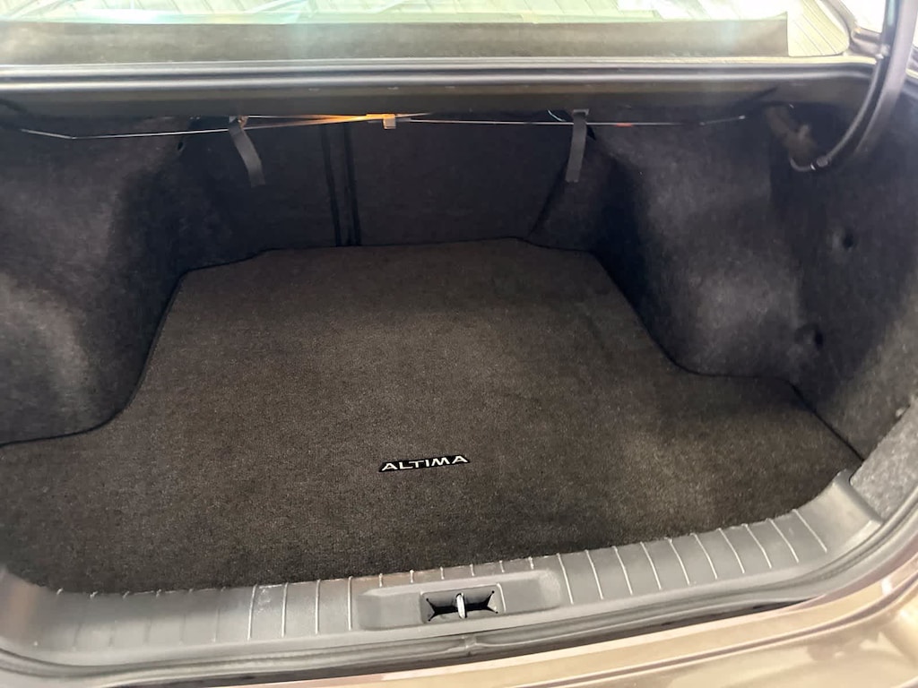 Used 2015 Nissan Altima 2.5 SV Sedan