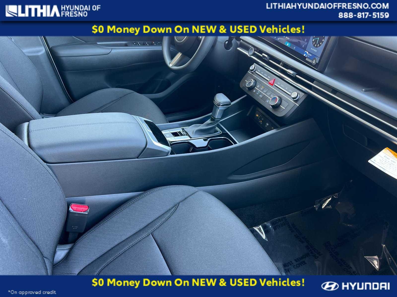 2025 Hyundai Tucson SE - Photo 15