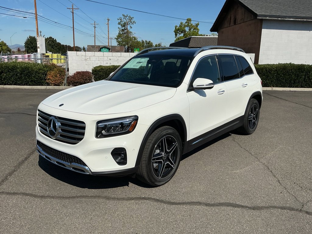 Shop New Mercedes-Benz GLB 250 | Mercedes-Benz of Medford