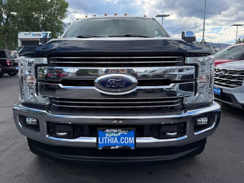 Used 2017 Ford Super Duty F-250 Pickup Lariat Truck