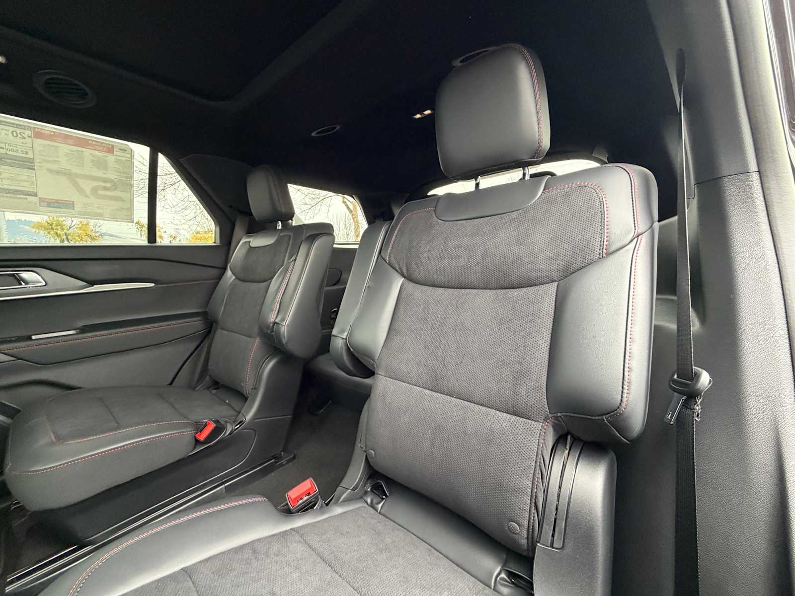 2026 Ford Explorer ST - Photo 26