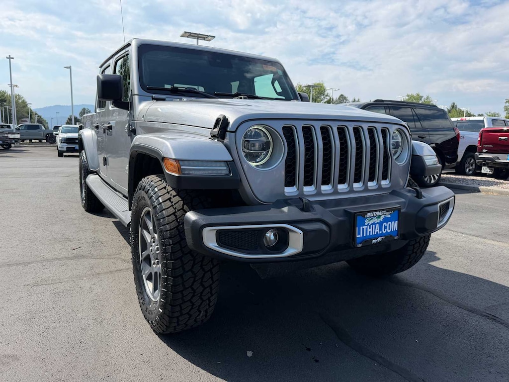 Used 2020 Jeep Gladiator Overland Truck