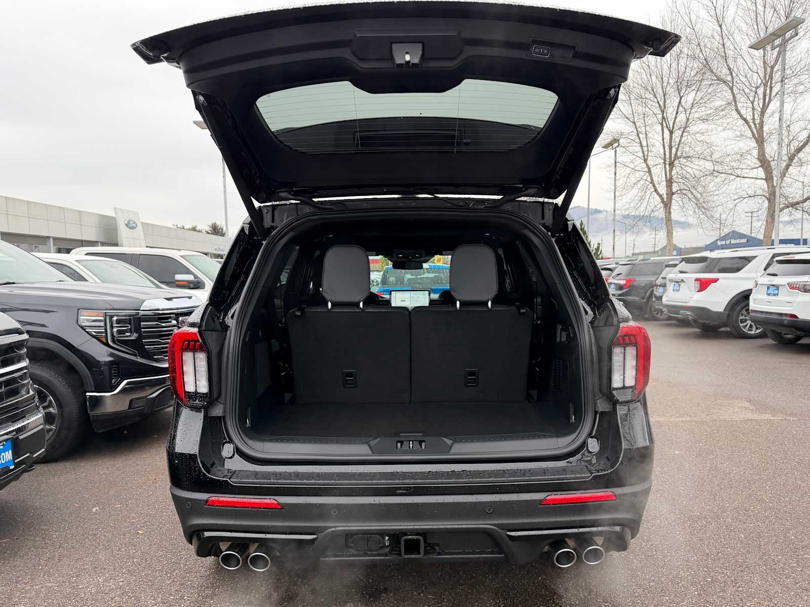 2026 Ford Explorer ST - Photo 9